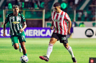 Estudiantes con uno menos en la cancha derrotó por 1-0 a Oriente Petrolero en Bolivia