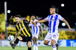Peñarol entre la indignación y la suerte de campeón no pasó del empate en Melo. Sigue arriba en el Apertura.