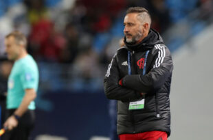 Flamengo despidió a su entrenador portugués cuatro meses después de ser contratado.
