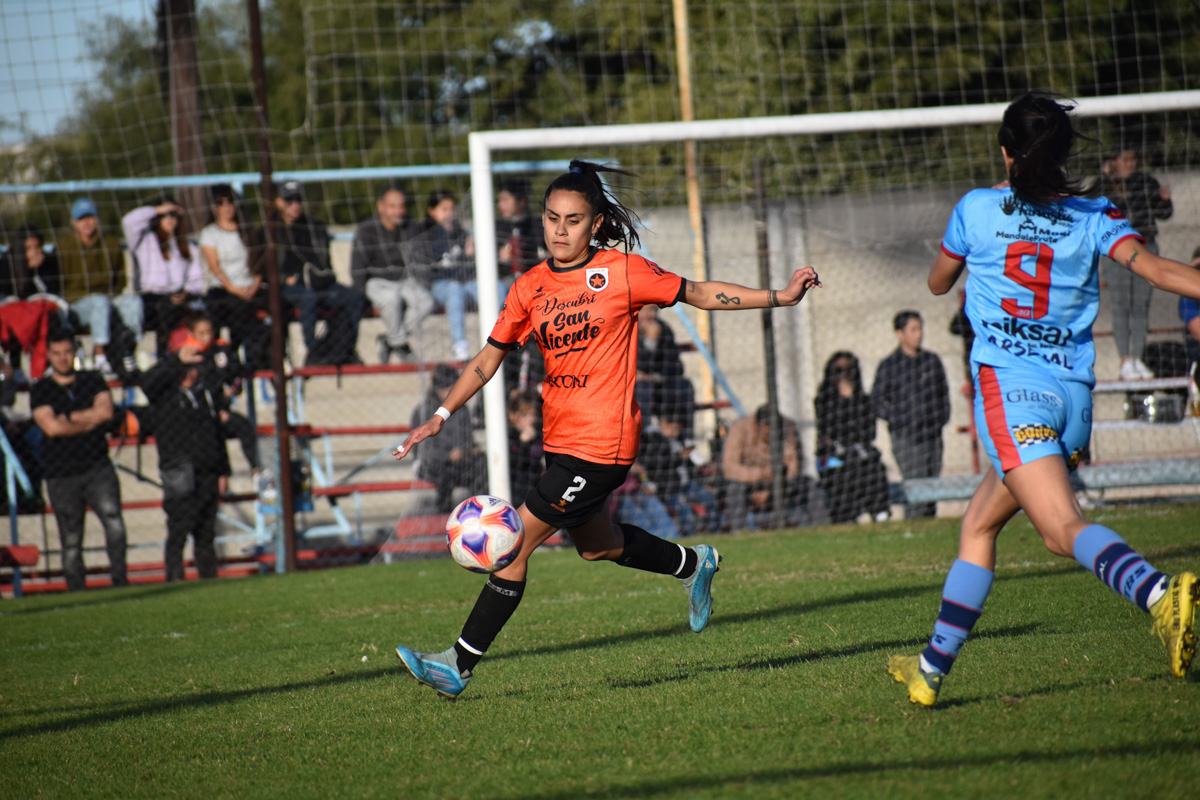 Femenino: Locales ante Talleres de Remedios de Escalada – Atletico