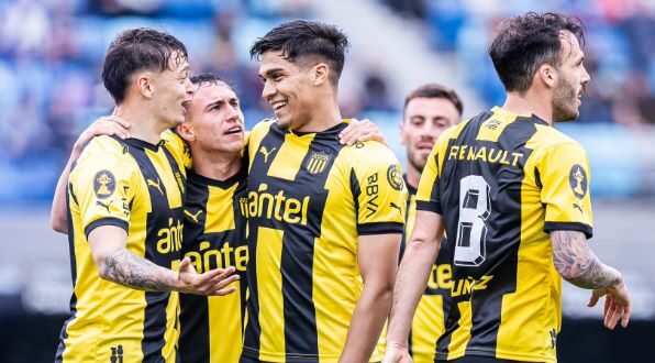 Peñarol sigue liderando la Tabla Anual