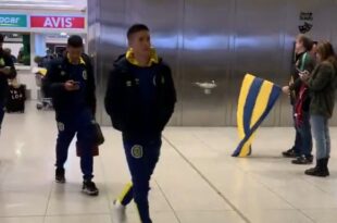 Jugadores de Rosario Central ignoran a hinchas que los fueron a saludar al aeropuerto pese a la derrota en manos de Peñarol