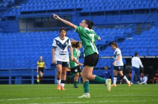 Belén Aurellana le dio la victoria a Camioneros en en pleno José Amalfitani sobre Vélez en partido histórico