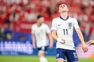 Inglaterra juega mal, preocupa y empata por la Eurocopa