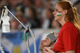 Eurocopa 2024. La pasión sin límites de hincha húngaro que entubado fue a la cancha