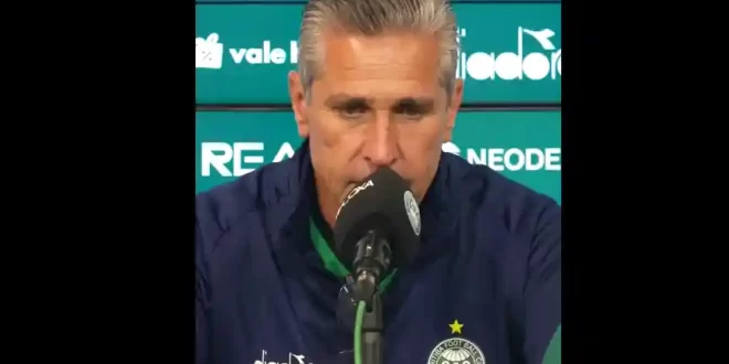 Jorginho, técnico de Coritiba se quebró al hablar sobre la muerte del uruguayo Juan Izquierdo