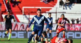 Vélez goleó a Barracas para alcanzar a Huracán en el liderato