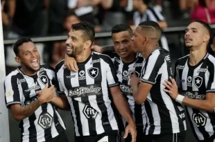 Botafogo se subió al podio gracias a la derrota de Flamengo en San Pablo.