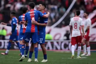 Tigre le cortó el invicto a Huracán y Vélez lo celebra