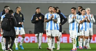 Argentina goleó a Chile en el Monumental y sigue su rumbo al próximo mundial