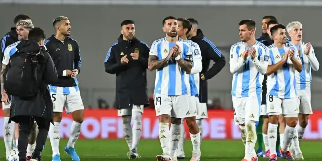 Argentina goleó a Chile en el Monumental y sigue su rumbo al próximo mundial