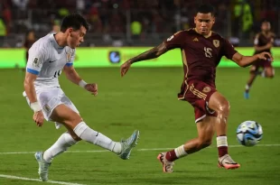 Uruguay sigue sin ganar desde que le suspendieron a más de medio equipo