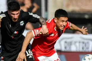 Huracán erró tantos goles que Riestra le ganó con polémico gol de penal