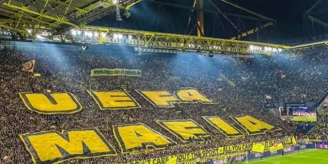 "UEFA MAFIA", desplegó en la tribuna la hinchada del BVB