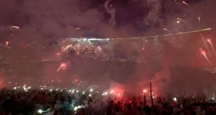 Sancionan a River con clausura de una tribuna por pirotecnia. Jorge Brito puso el grito en el cielo.