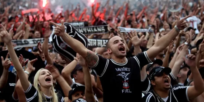 Hinchada de Corinthians busca reunir 118 millones de dólares para pagar la deuda de la construcción del estadio