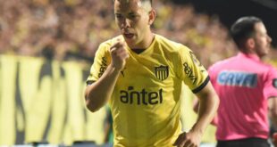 Hinchas de Peñarol buscan la manera de juntar dinero para retener a Leo Fernández