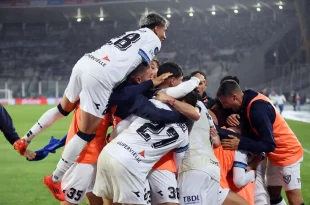 Vélez le ganó un partido de siete goles a Boca para ser finalista de la Copa Argentina