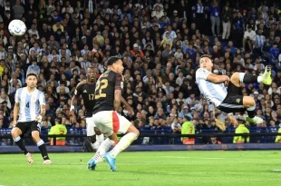Lautaro Martínez anotó un espectacular gol para que Argentina venza a Perú por Eliminatorias
