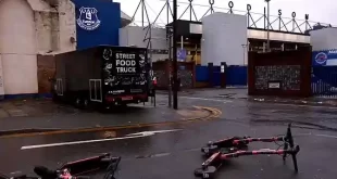 Suspendieron el derby de Merseyside por brutal tormenta