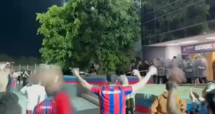 Hinchas de San Lorenzo estallaron contra la directiva al grito de "El club es de los socios"