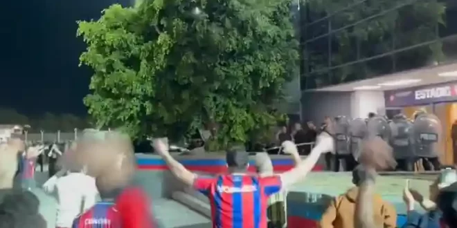 Hinchas de San Lorenzo estallaron contra la directiva al grito de "El club es de los socios"