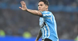 Juanfer Quintero deja Racing para volver a su patria