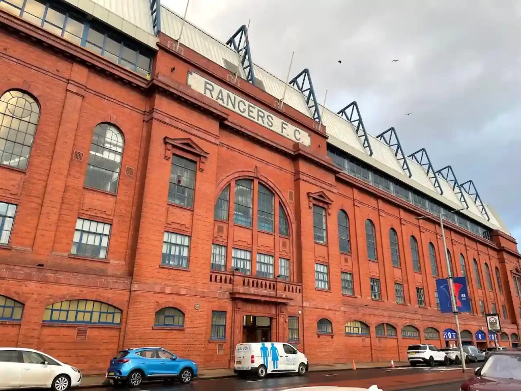 Ibrox Stadium el estadio de Glasgow Rangers, el décimo estadio más grande de Gran Bretaña