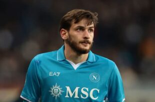 Khvicha Kvaratskhelia pasará a ganar arriba de 50 millones de euros en el PSG