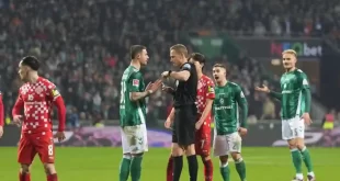 Insólito: Referí expulsa a dos jugadores por hacer tiempo en la Bundesliga