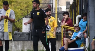 Gerardo Giménez no será más el entrenador de Almirante Brown femenino