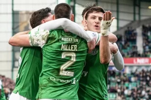 Hibernian le ganó al Celtic pero éstos no tienen problemas en la tabla porque perdió Rangers