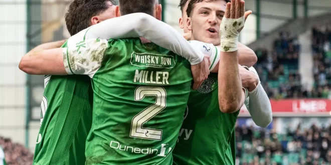 Hibernian le ganó al Celtic pero éstos no tienen problemas en la tabla porque perdió Rangers