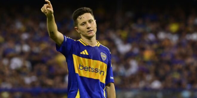 De bastón y galera Ander Herrera lleva a Boca a lo más alto