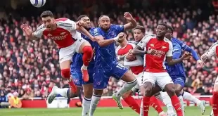 Arsenal gana y no se rinde en la Premier pese a estar muy lejos del líder Liverpool