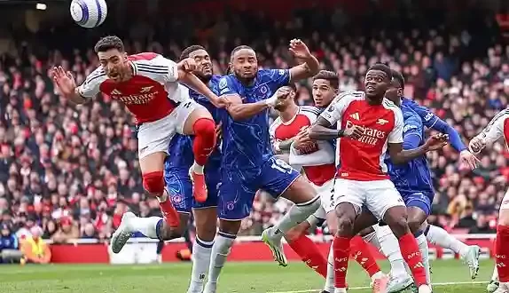 Arsenal gana y no se rinde en la Premier pese a estar muy lejos del líder Liverpool