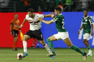 Jonathan Calleri estalló conta el arbitraje tras polémico fallo