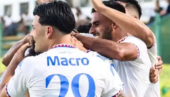 Tigre le ganó de atrás a Defensa y es líder provisorio