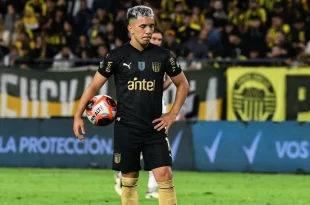 Peñarol perdió con Racing y le cortaron un invicto de 27 partidos como local