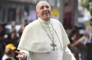 El Papa Francisco recibe homenajes de sus seguidores de San Lorenzo