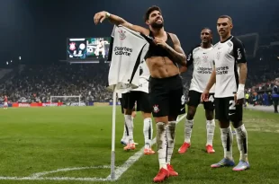 Corinthians le ganó al Inter por 4-2