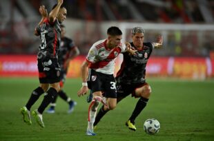 River Plate goleó y cerró los octavos de final