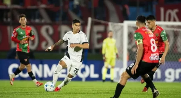 Independiente goleó a Boston River y revive sus chances en la Sudamericana