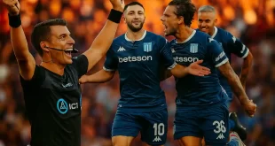 Árbitro Zunino celebra gol: penal polémico de Racing vs Aldosivi, Liga Profesional