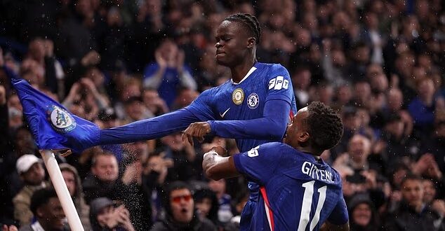 Jugadores del Chelsea celebrando en la Champions League 2025/26 tras su victoria en la Jornada 3