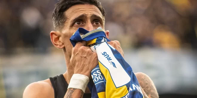 Ángel Di María celebra con la camiseta de Rosario Central tras convertir el penal polémico que selló la clasificación a la Copa Libertadores 2026