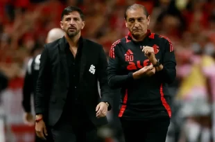 Ramón Díaz en conferencia de prensa tras el empate entre Inter de Porto Alegre y Bahía, donde hizo declaraciones discriminatorias