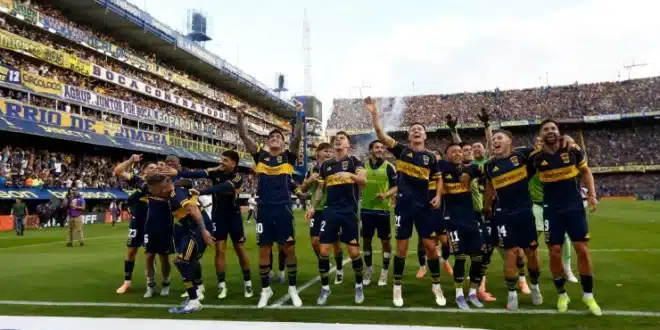 Boca Juniors jugadores celebrando tras asegurar su pasaje a Copa Libertadores 2026 en La Bombonera